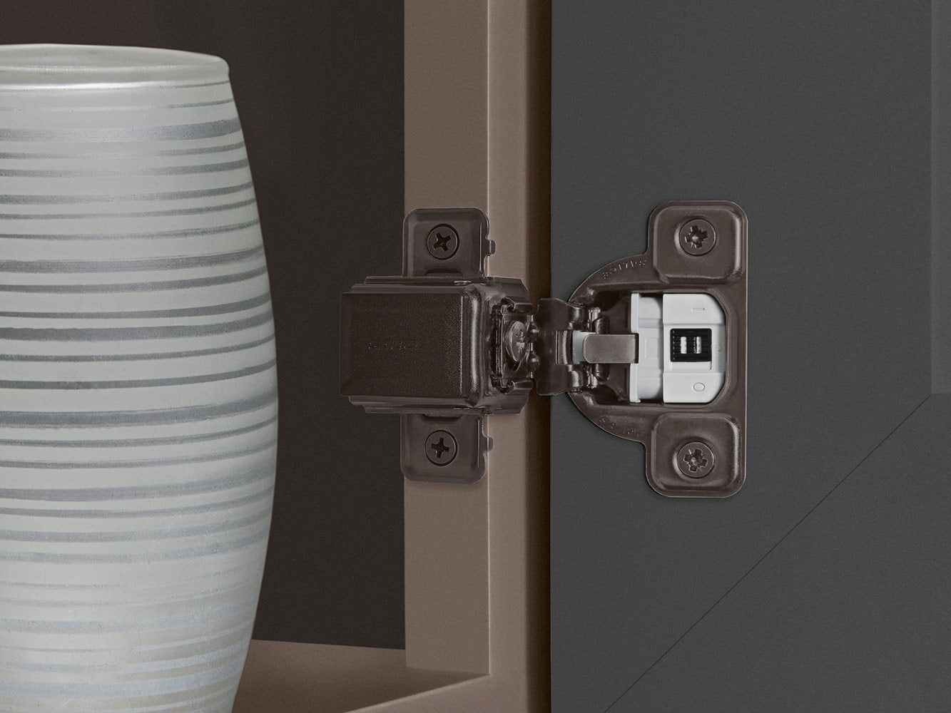 Salice Compact Hinge w/ Soft Close